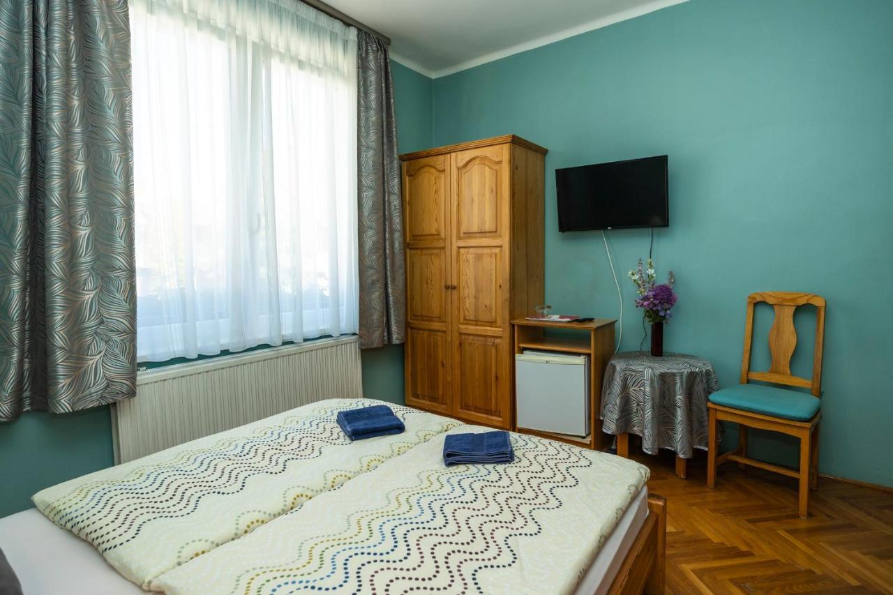 Cecey Vendeghaz Bed & Breakfast Eğri Dış mekan fotoğraf