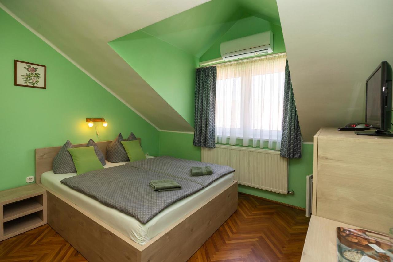 Cecey Vendeghaz Bed & Breakfast Eğri Dış mekan fotoğraf